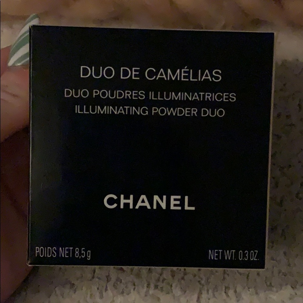 Chanel Duo De Camelias Highlighter